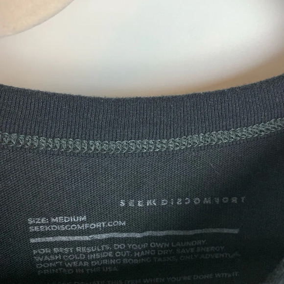 Seek Discomfort Black Long  Sleeve Lightweight Shirt Size Medium YES THEORY - Picture 3 of 7